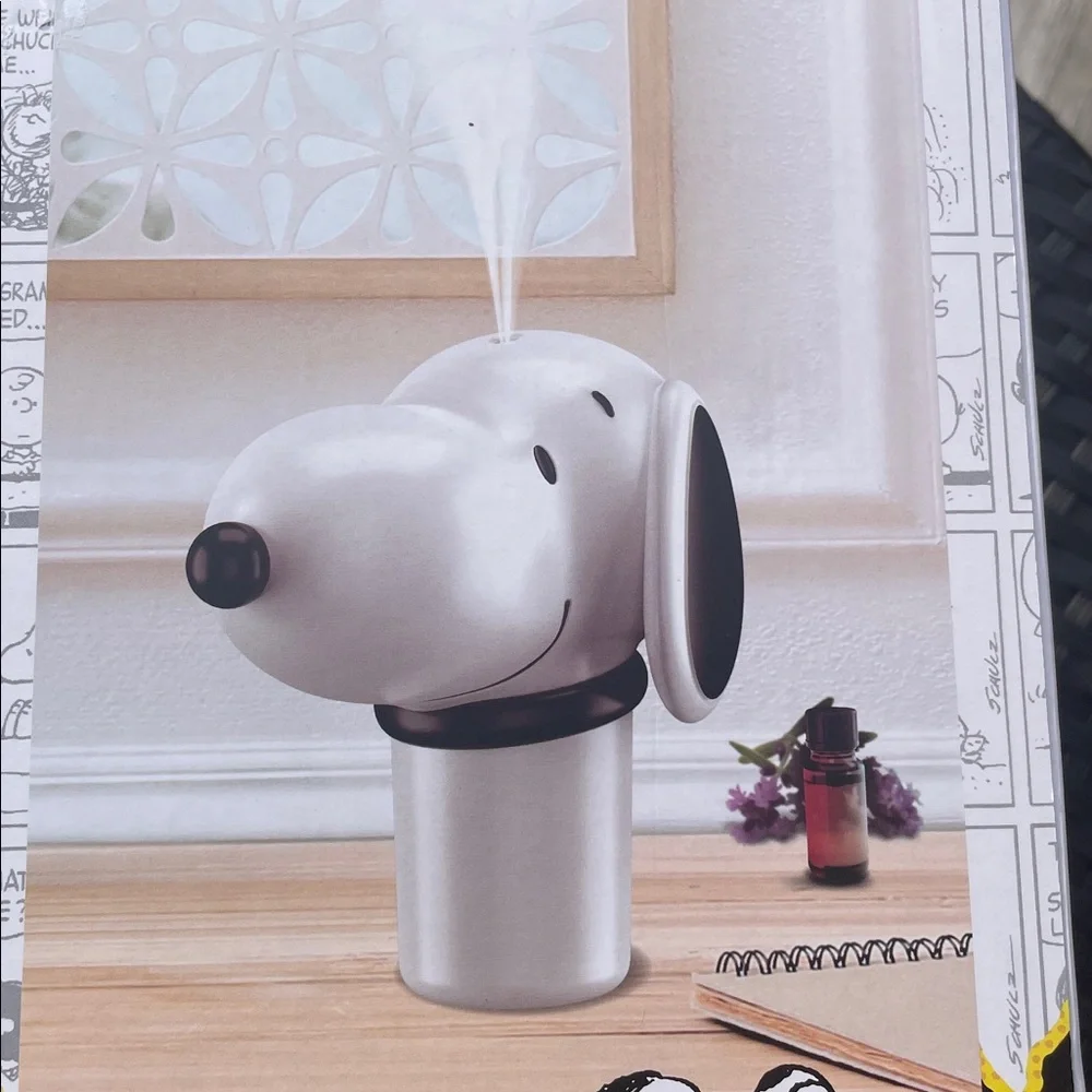 NIB- PEANUTS/ Snoopy Ultrasonic Diffuser
